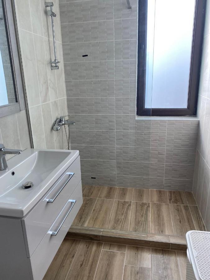 Ferienwohnung Apartament Lucian Râmnicu Vâlcea Exterior foto